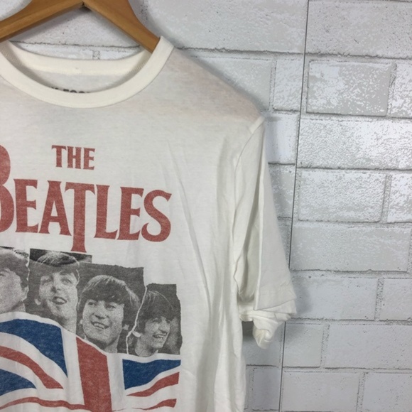 NEW Junk Food Beatles Graphic Concert Band Tee - Picture 4 of 8